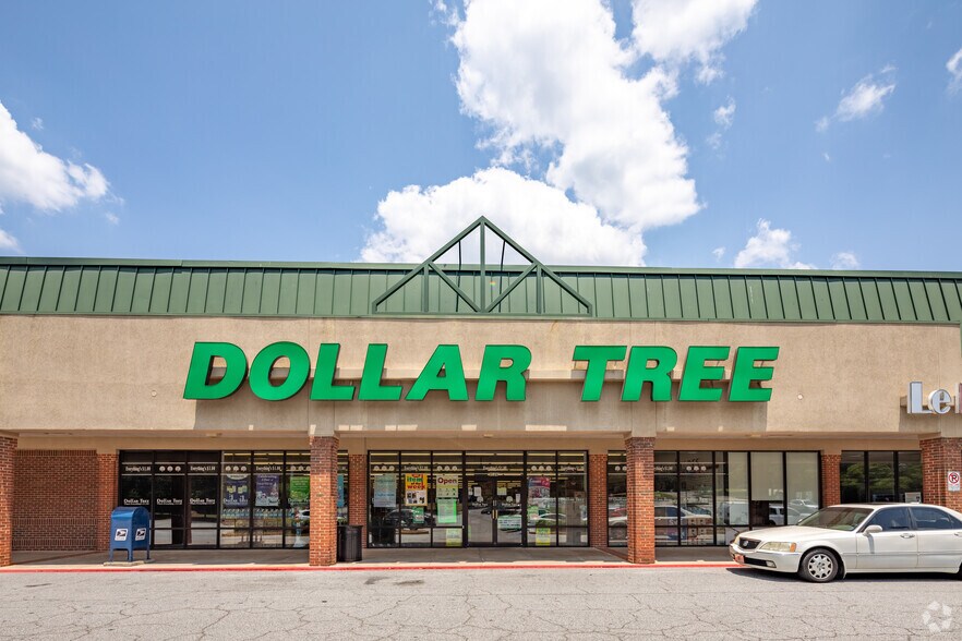 More Photos Of 2036 Johnson Ferry Rd NE, Atlanta Storefront For Lease