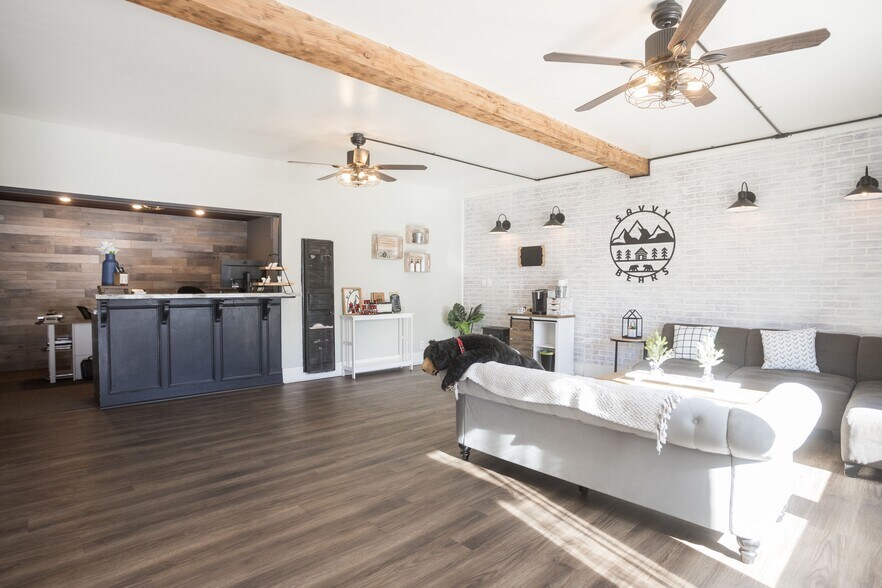 More Photos Of 41312 Big Bear Blvd, Big Bear Lake General Retail For Sale