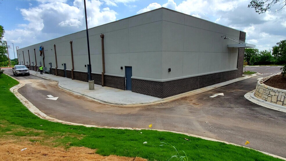 More Photos Of 160 W Loop 121, Belton Restaurant For Lease