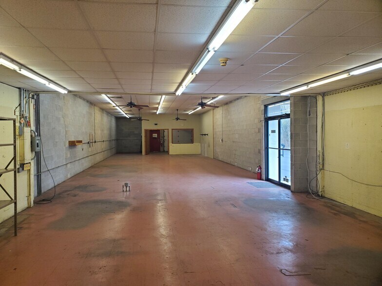 More Photos Of 44 Main St, Farmingdale Storefront For Lease