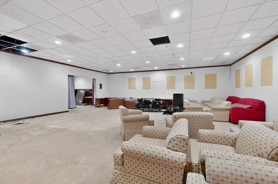 More Photos Of 1501 E Santa Fe Ave, Grants Hotel For Sale