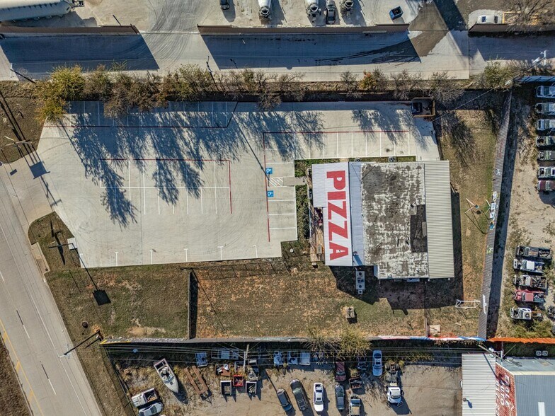 More Photos Of 9805 Jacksboro Hwy, Fort Worth Freestanding For Sale