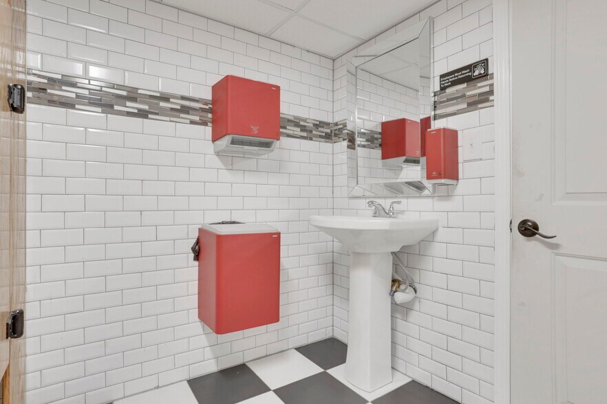 More Photos Of 609 Mill St, New Lexington Restaurant For Sale
