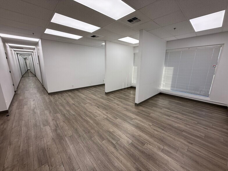 More Photos Of 8929 Oso Ave, Chatsworth Manufacturing For Lease