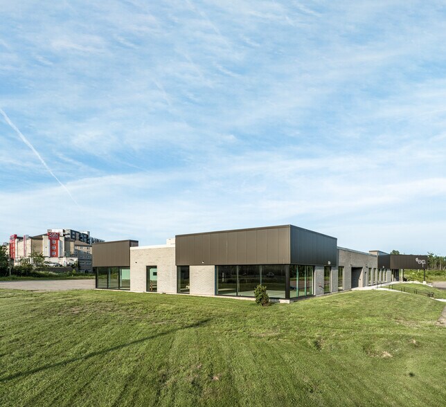 More Photos Of 555 Mapleton Rd, Moncton Light Distribution For Lease