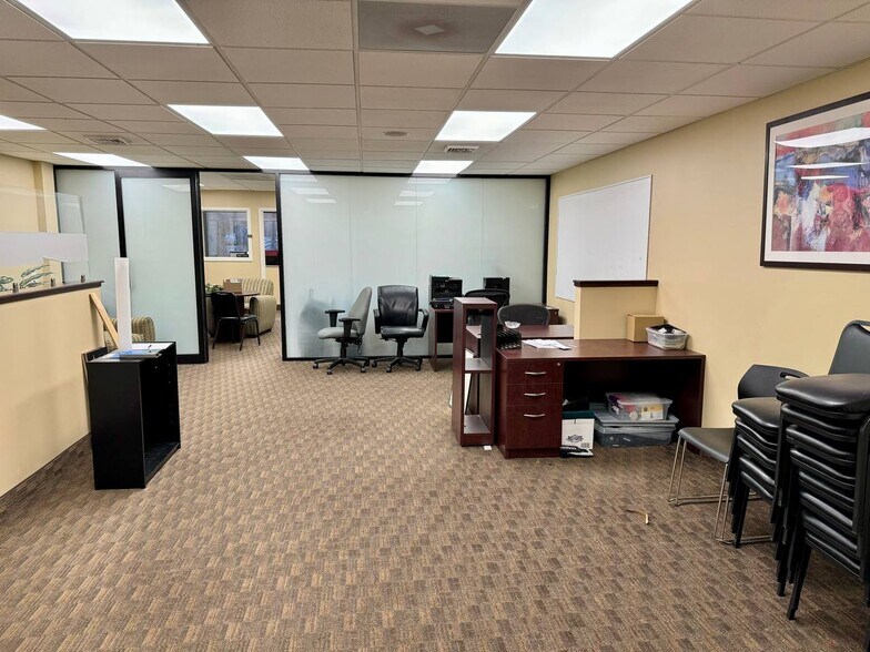More Photos Of 225 Gordons Corner Rd, Manalapan Township Medical For Lease