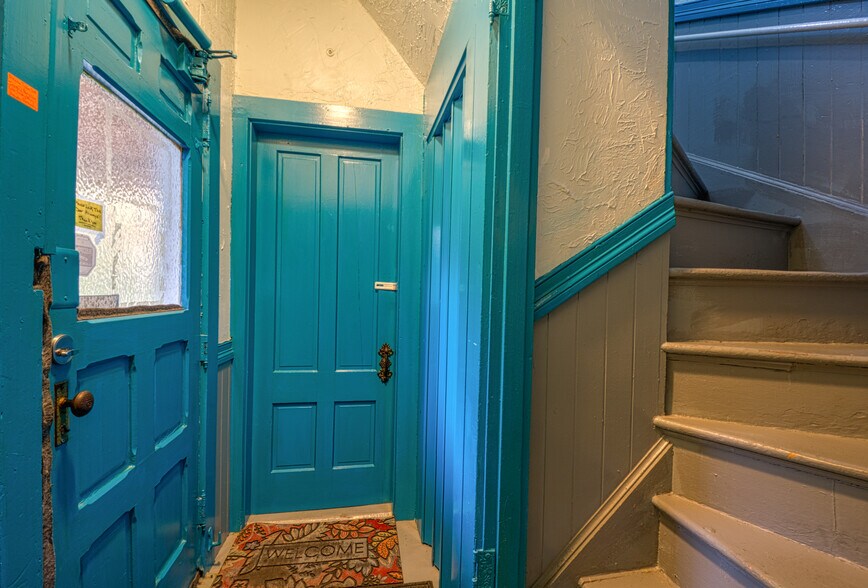 More Photos Of 28 Woodstock Ave, Putnam Specialty For Sale