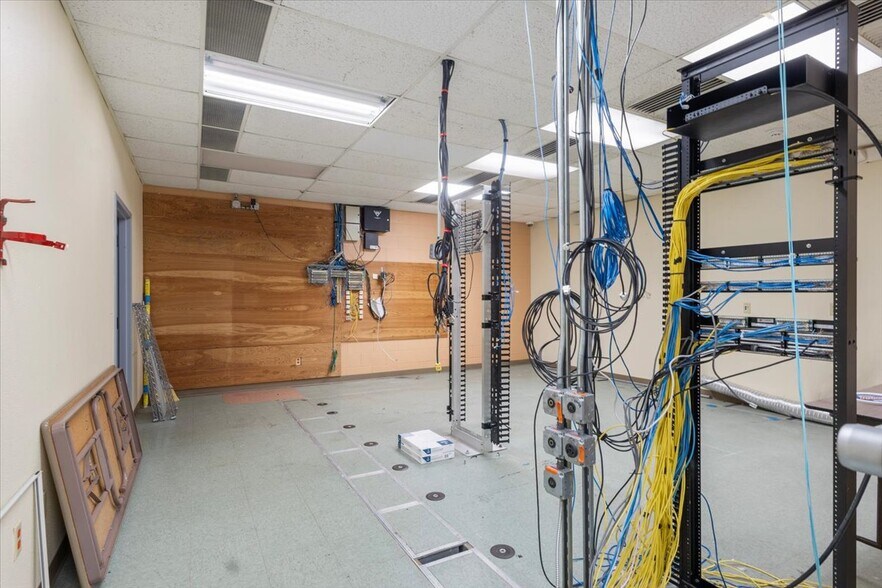 More Photos Of 9846 State Highway 31 E, Tyler Medical For Sale