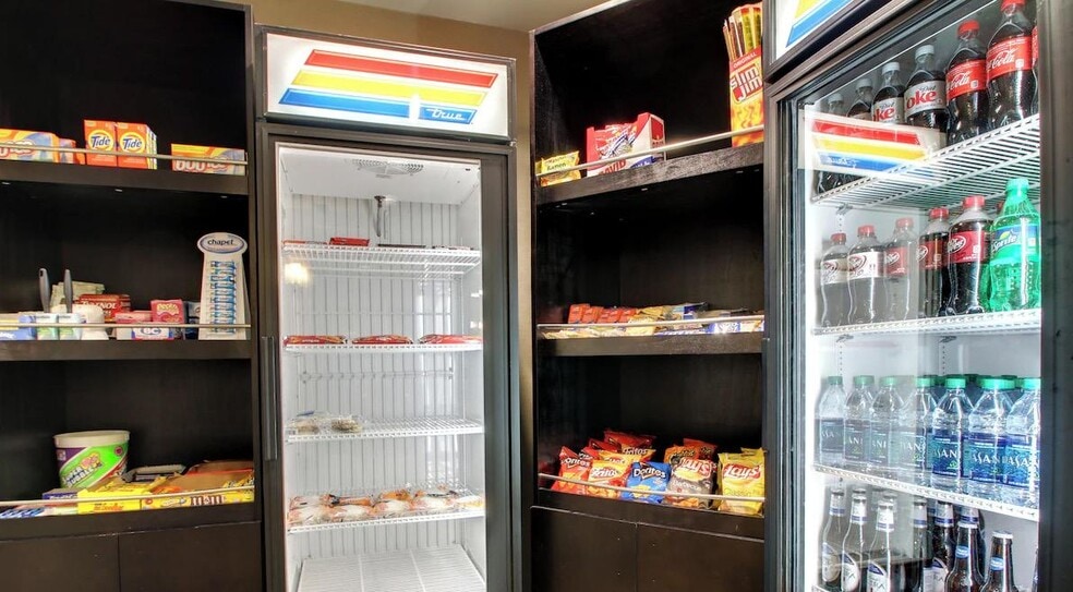 More Photos Of 639 S Canal St, Natchez Hotel For Sale