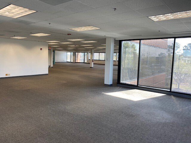 More Photos Of 4055 Faber Place Dr, North Charleston Office For Lease