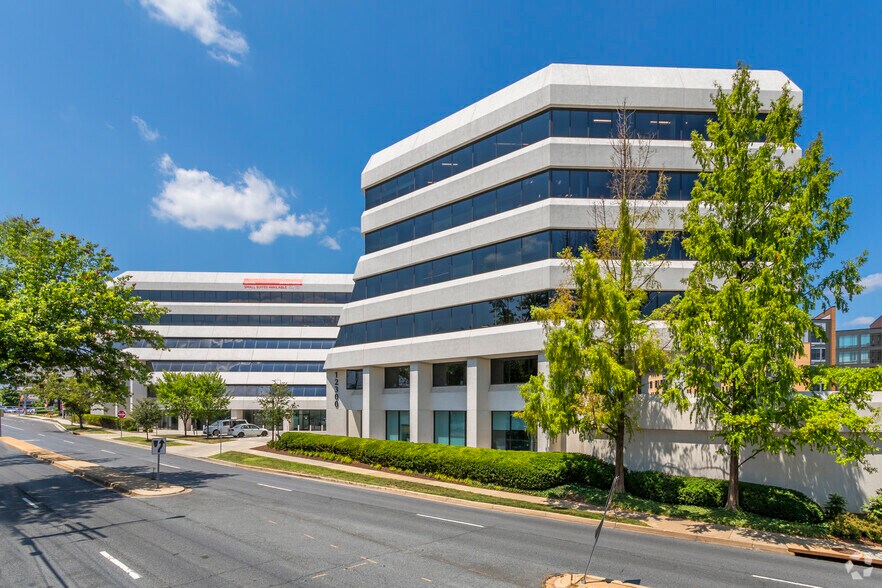 More Photos Of 12300 Twinbrook Pky, Rockville Office For Lease