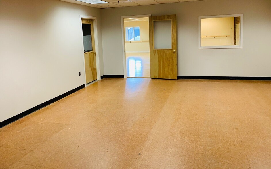 More Photos Of 45 Knight St, Jaffrey Light Manufacturing For Lease