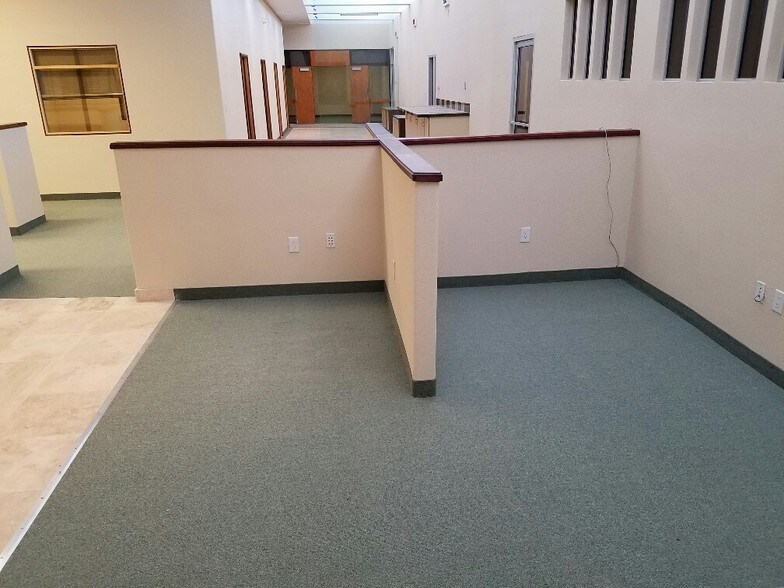 More Photos Of 5040 Edna Ave, Las Vegas Office For Lease