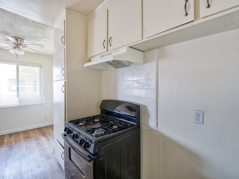 More Photos Of 8530 Sunland Blvd, Sun Valley Apartments For Sale