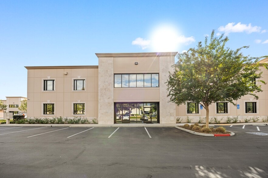 More Photos Of 1795 E Holt Blvd, Ontario Showroom For Sale