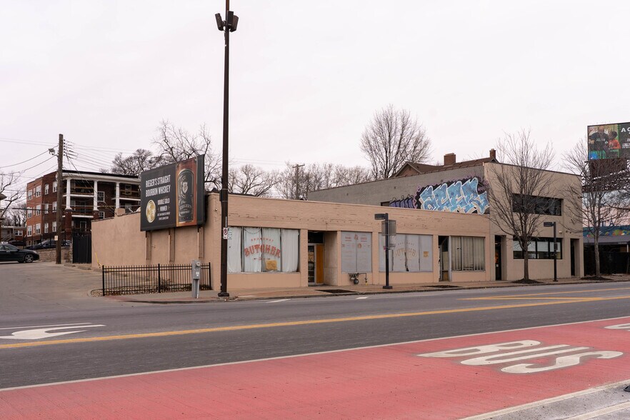 More Photos Of 3828 Broadway Blvd, Kansas City Office For Sale