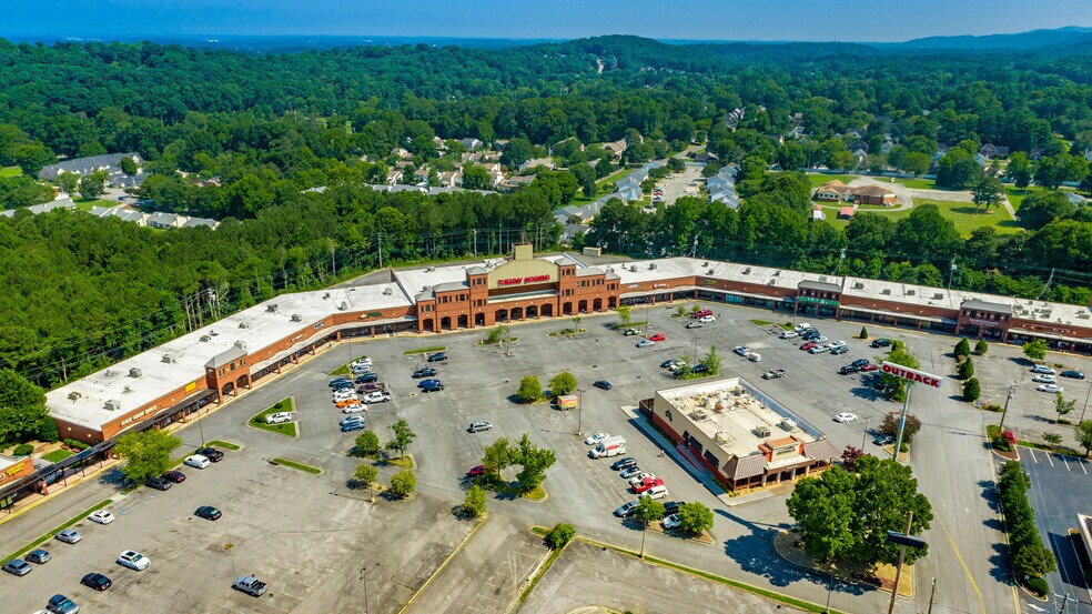 More Photos Of 1001 Market St, Dalton Unknown For Lease