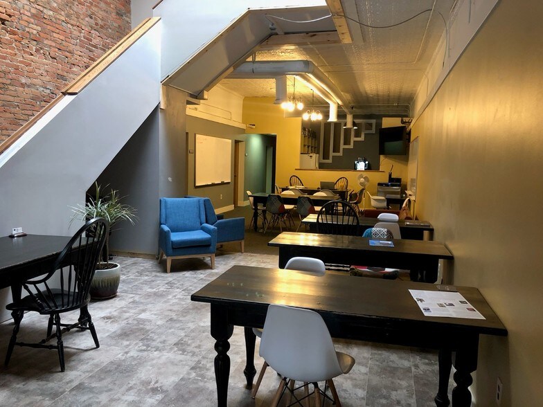 More Photos Of 21 N Main St, Mount Clemens Coworking Space