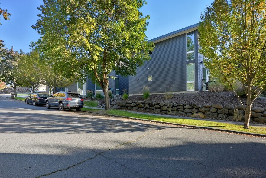 More Photos Of 2009 S Grand Blvd, Spokane Apartments For Sale