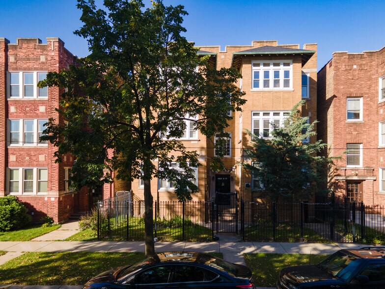 More Photos Of 11136 S Vernon Ave, Chicago Apartments For Sale