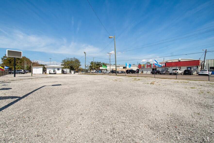 More Photos Of 7116 Rose Ave, Orlando Auto Dealership For Sale
