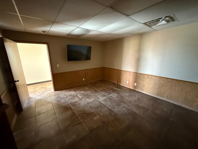 More Photos Of 6082 S Industrial Dr, Chelsea Manufacturing For Sale