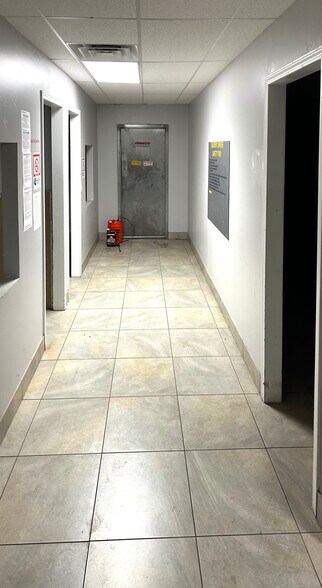 More Photos Of 3255 E Washington St, Phoenix Manufacturing For Sale