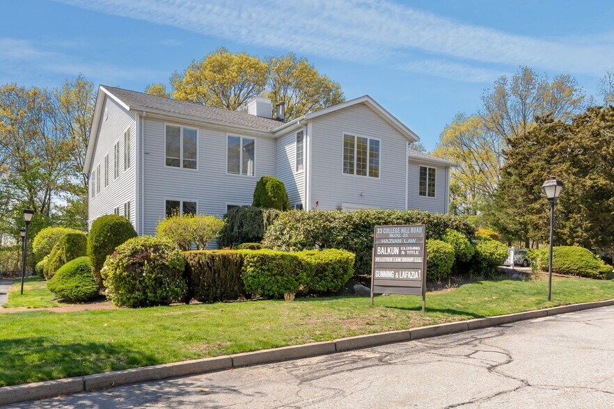 Primary Photo Of 33 College Hill Rd, Warwick Apartments For Lease