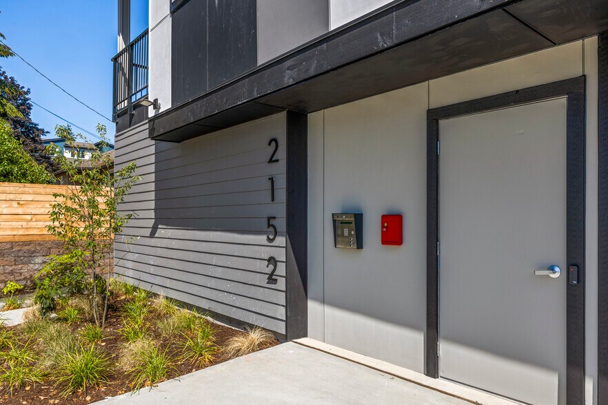 More Photos Of 2152 N 185th St, Shoreline Apartments For Sale