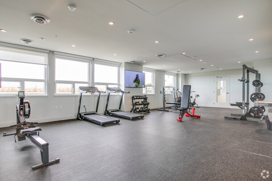 More Photos Of 2895 10th Av, Vancouver Apartments For Lease