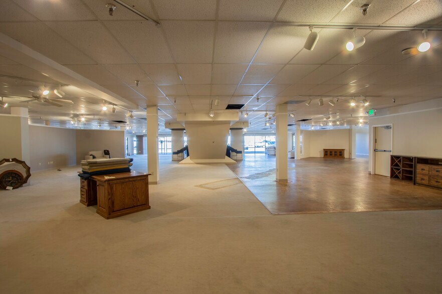 More Photos Of 8200-8260 S Colorado Blvd, Littleton Unknown For Lease