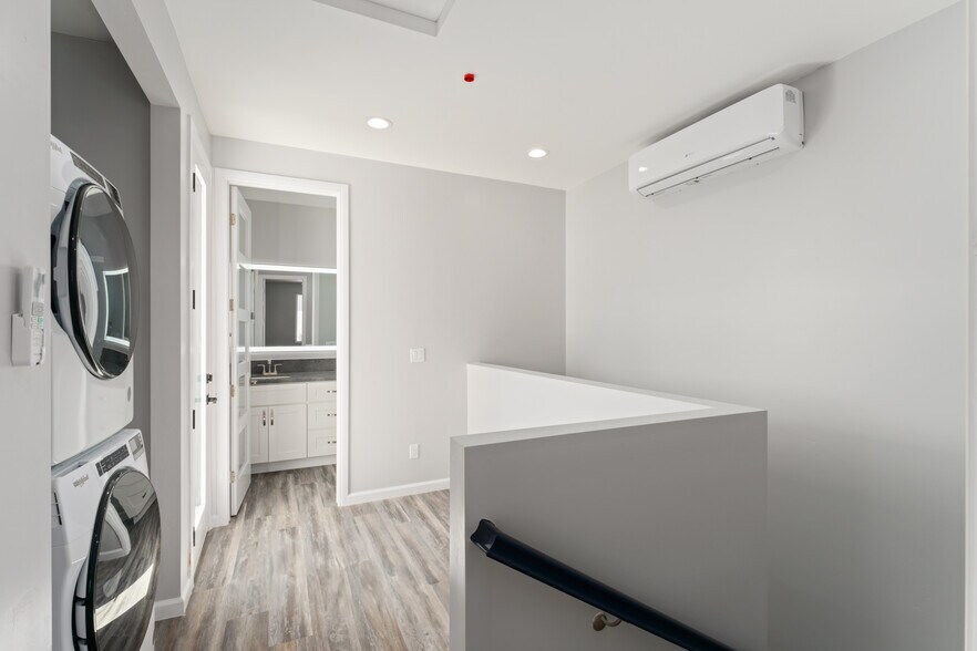 More Photos Of 6728 Thomson Ct, San Diego Apartments For Sale