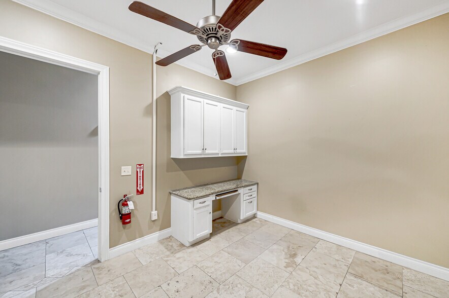 More Photos Of 607 Park Grove Dr, Katy Medical For Lease