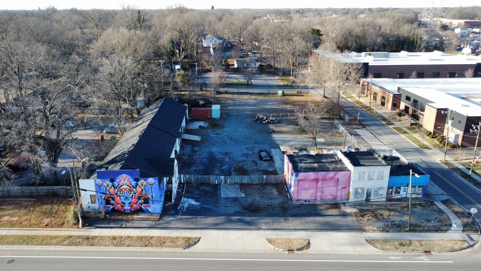 More Photos Of 1725 N Tryon St N, Charlotte Freestanding For Sale