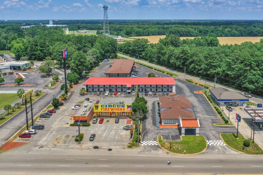 More Photos Of 1811 W Lucas St, Florence Hotel For Sale