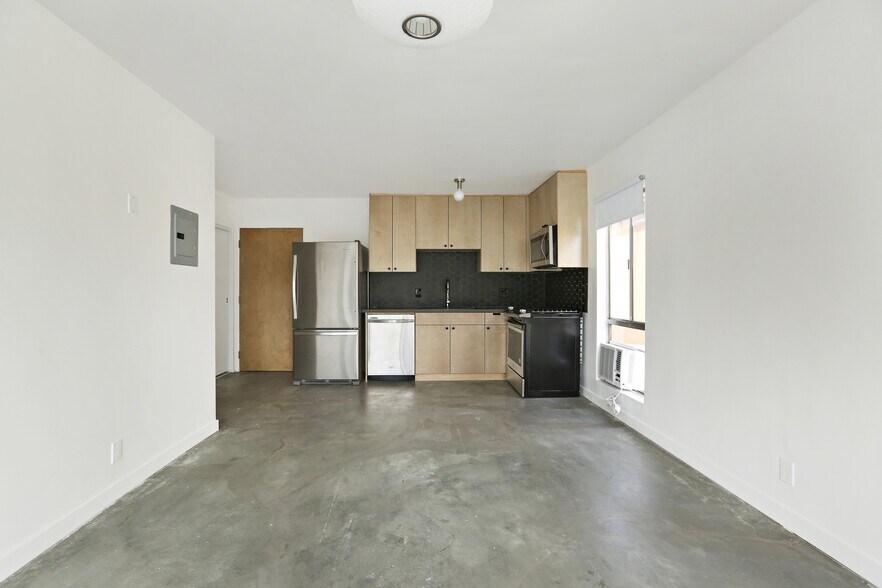 More Photos Of 146 N Vendome St, Los Angeles Apartments For Sale