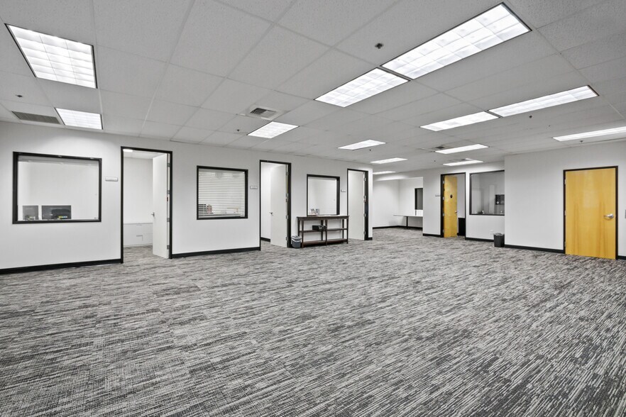 More Photos Of 4900 E Hunter Ave, Anaheim Manufacturing For Sale