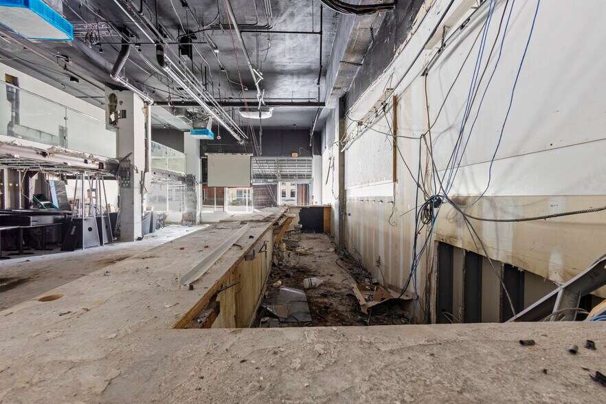 More Photos Of 262 Pharr Rd NE, Atlanta Restaurant For Lease