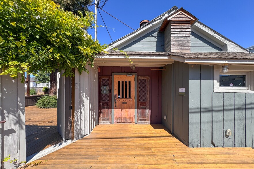 More Photos Of 5862-5872 Doyle St, Emeryville Restaurant For Sale