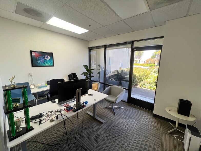 More Photos Of 384 Foster City Blvd, Foster City Research And Development For Lease