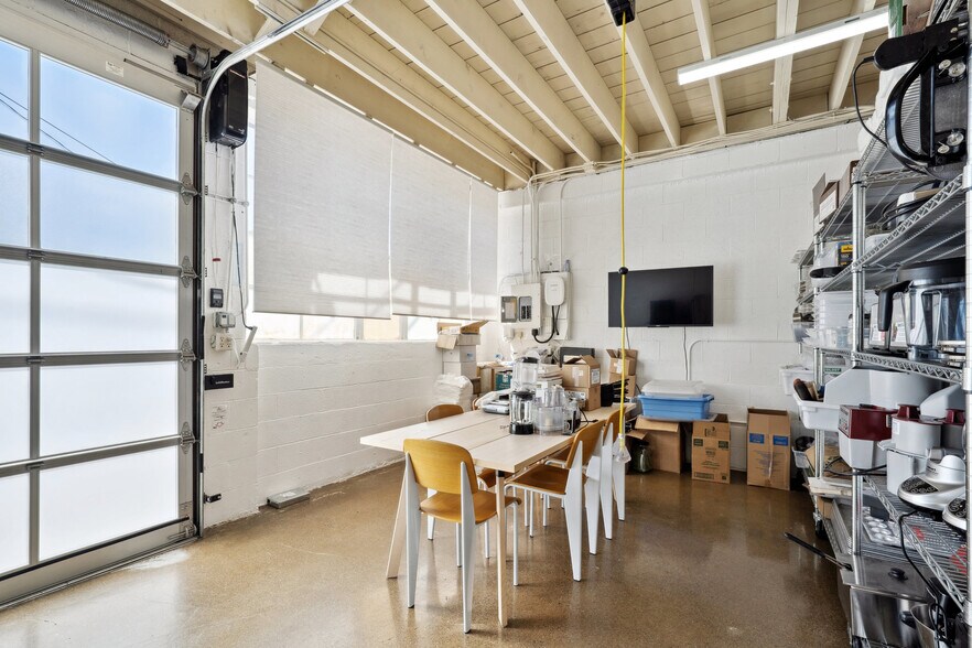 More Photos Of 1015 Howard Ave, San Mateo Service For Sale