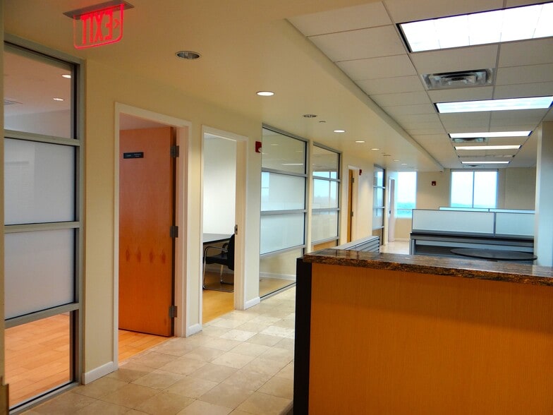 More Photos Of 3363 NE 163rd St, North Miami Beach Medical For Sale