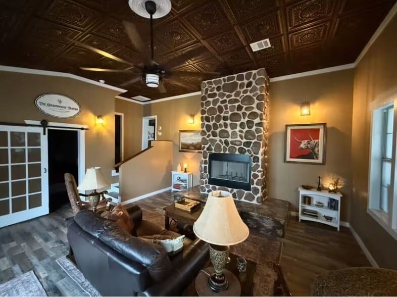 More Photos Of 311 Old Mill Rd, Rhome Restaurant For Sale