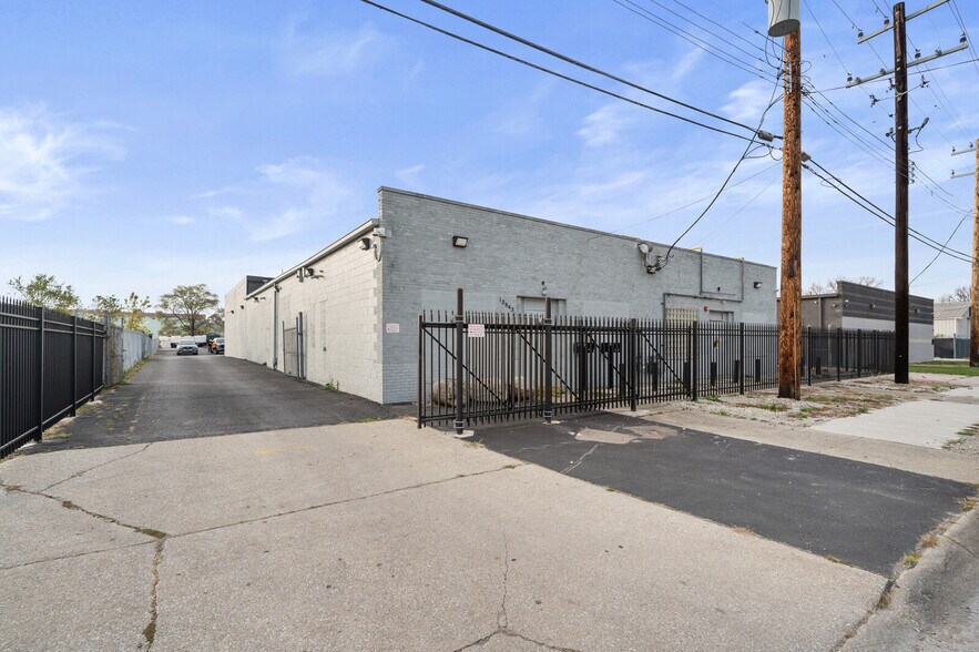More Photos Of 12843-12851 Artesian St, Detroit Warehouse For Sale