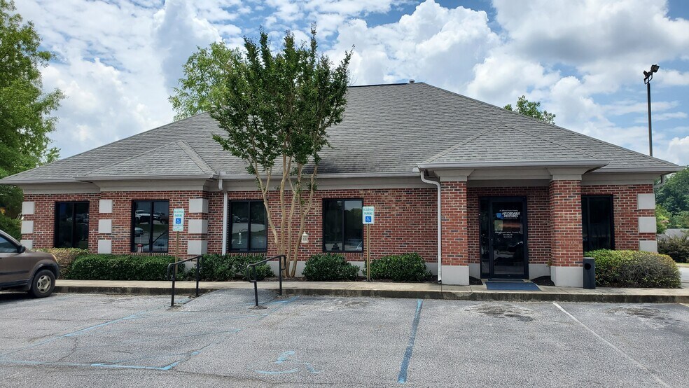 More Photos Of 1431 72 Byp NE, Greenwood Freestanding For Lease