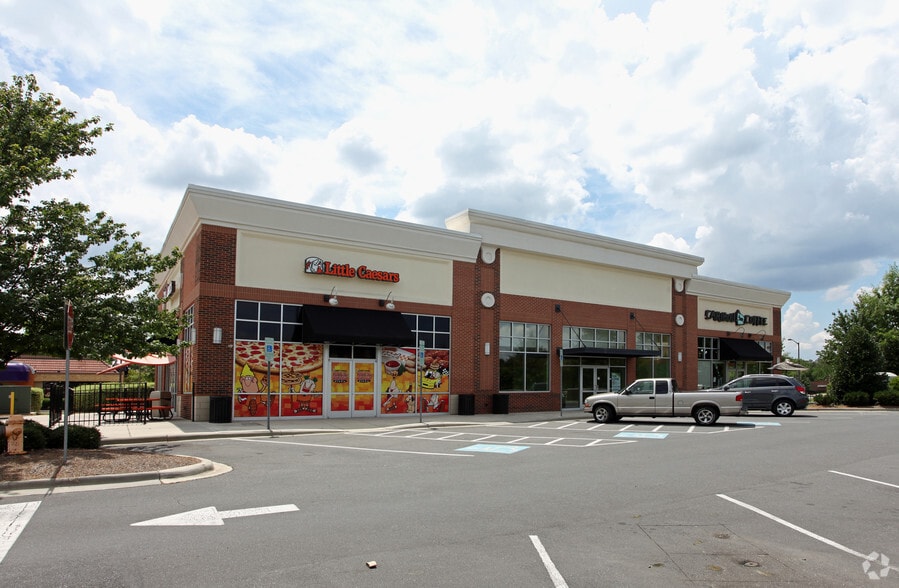 More Photos Of 1916-1930 Sardis Rd N, Charlotte Unknown For Lease