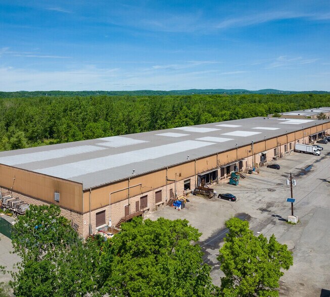 More Photos Of 25 Commerce Rd, Fairfield Warehouse For Lease