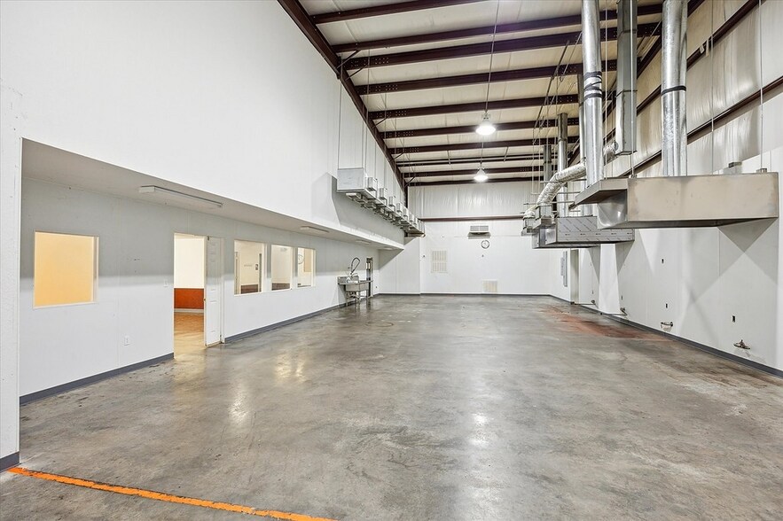 More Photos Of 920 Front St, Columbus Warehouse For Sale