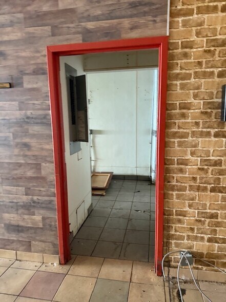 More Photos Of 520-528 Clarkson Ave, Brooklyn Storefront For Lease
