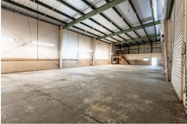 More Photos Of 12477 66th Street North, Largo Auto Repair For Lease